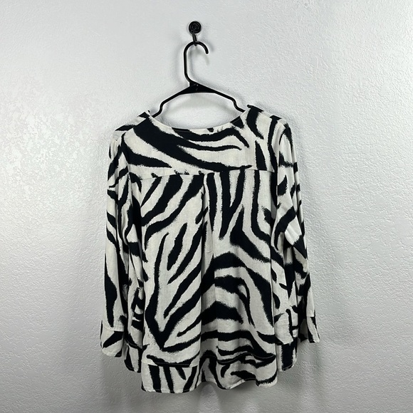 For Cynthia Women’s Black and White Zebra Print Blouse Sz M  Linen Blend Career - Picture 8 of 10
